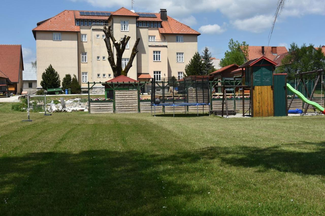 Apartments And Rooms Kod Eli رافنا غورا المظهر الخارجي الصورة