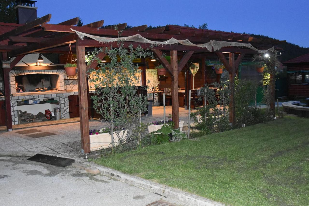 Apartments And Rooms Kod Eli رافنا غورا المظهر الخارجي الصورة