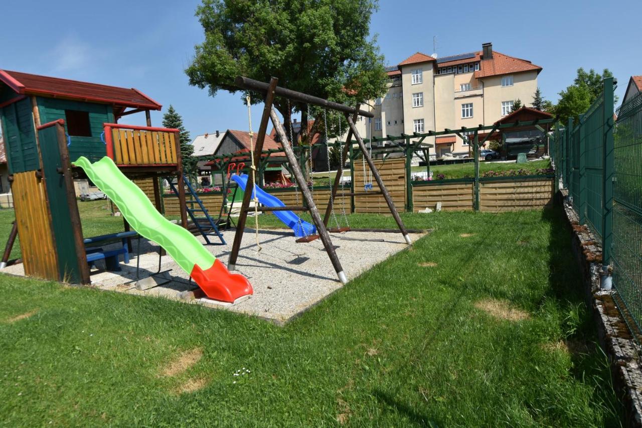 Apartments And Rooms Kod Eli رافنا غورا المظهر الخارجي الصورة